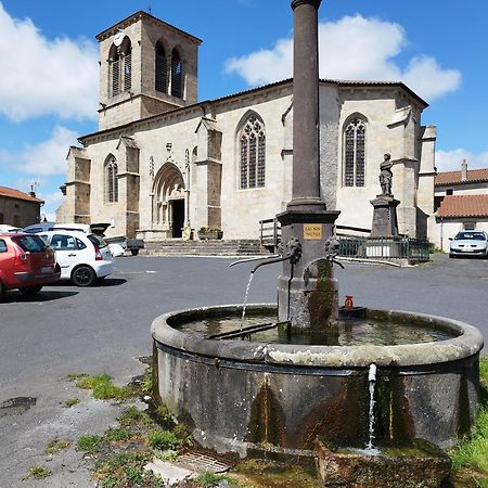 Jolie Maison De Bourg Tout Equipee 10Km D'Ambert Saint-Amant-Roche-Savine Δωμάτιο φωτογραφία