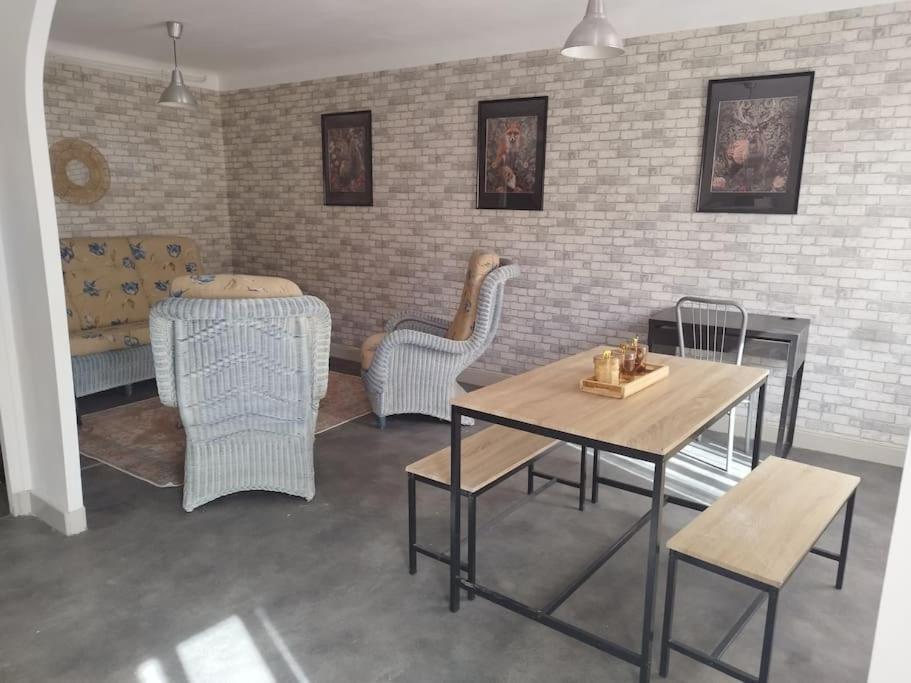 Jolie Maison De Bourg Tout Equipee 10Km D'Ambert Saint-Amant-Roche-Savine Εξωτερικό φωτογραφία